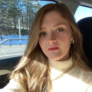 Meet your Posher, Ana